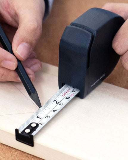 Self-Lock Measure Tape